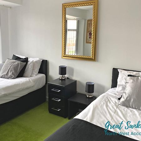 Great Sankey Serviced Accommodation Warrington Extérieur photo