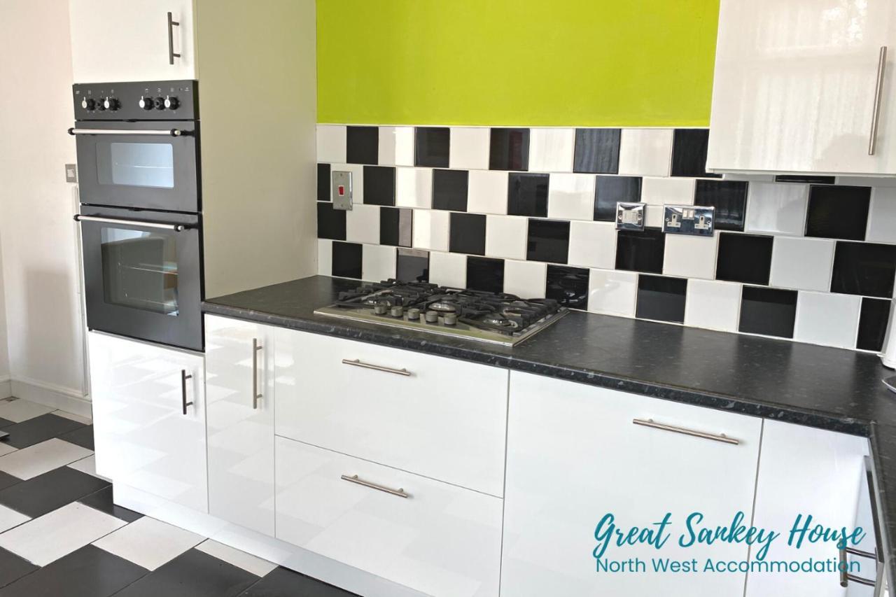 Great Sankey Serviced Accommodation Warrington Extérieur photo