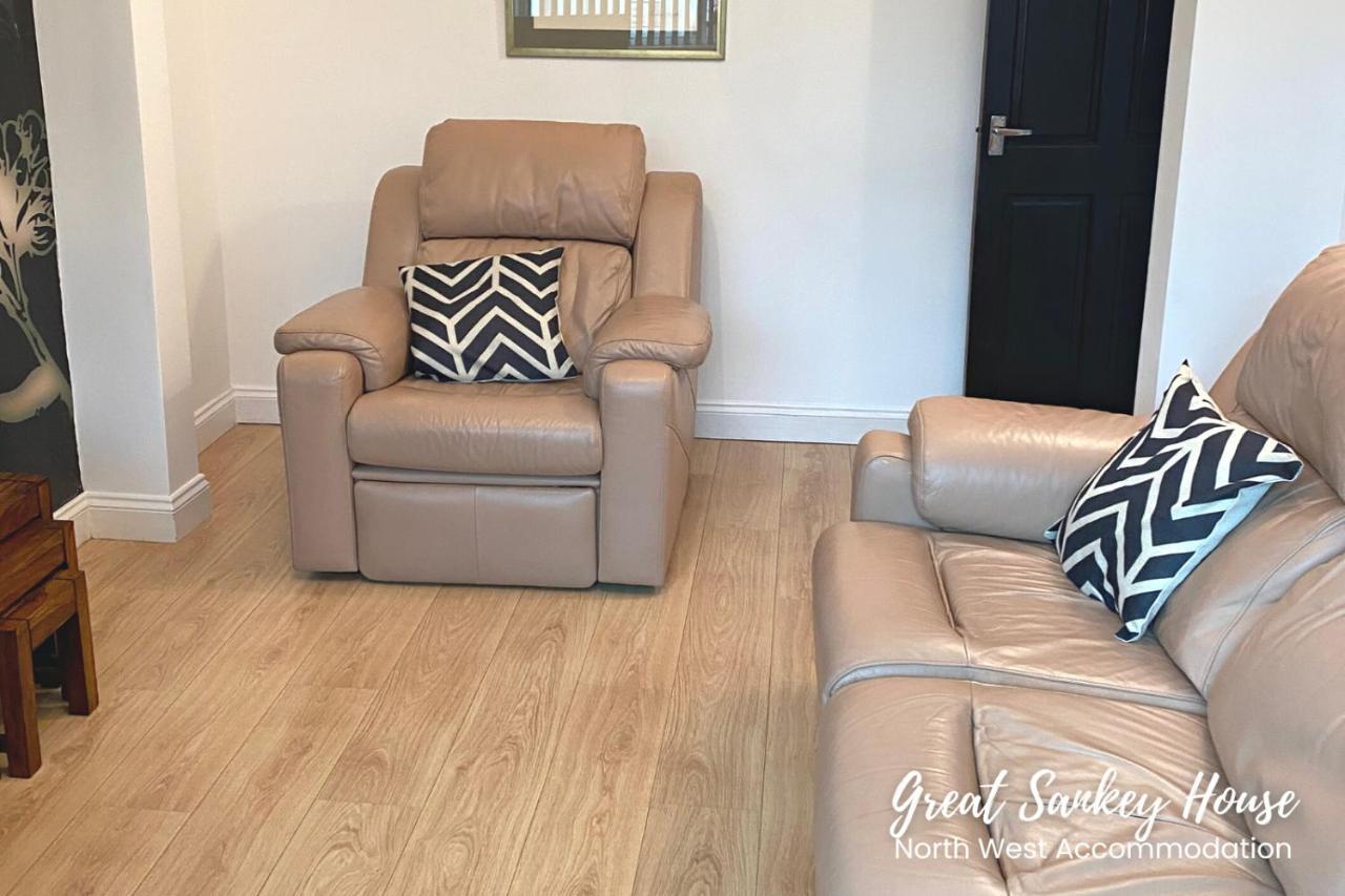 Great Sankey Serviced Accommodation Warrington Extérieur photo
