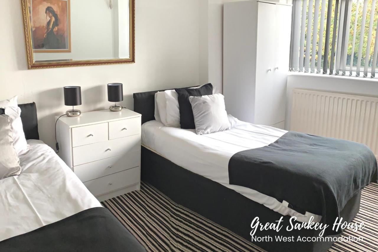 Great Sankey Serviced Accommodation Warrington Extérieur photo