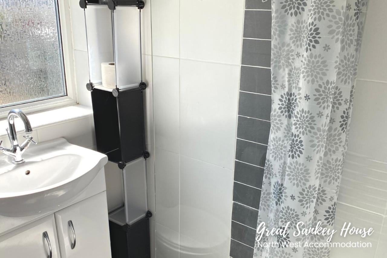 Great Sankey Serviced Accommodation Warrington Extérieur photo