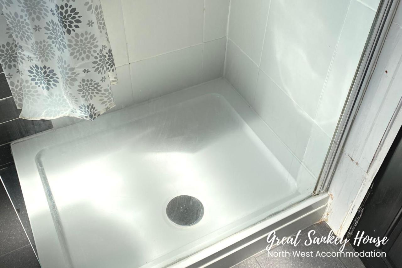 Great Sankey Serviced Accommodation Warrington Extérieur photo